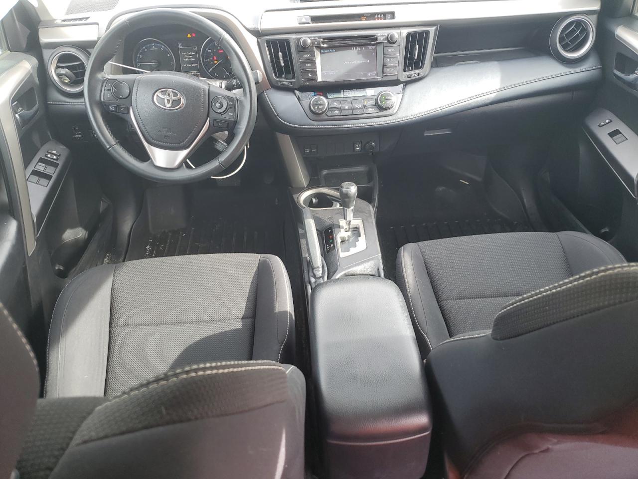 2018 Toyota RAV 4 - Image 8