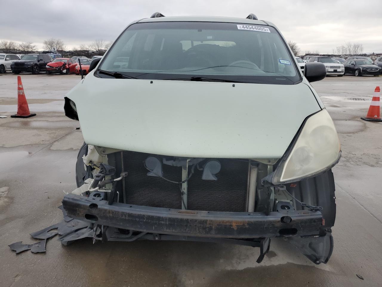 2009 Toyota Sienna - Image 5