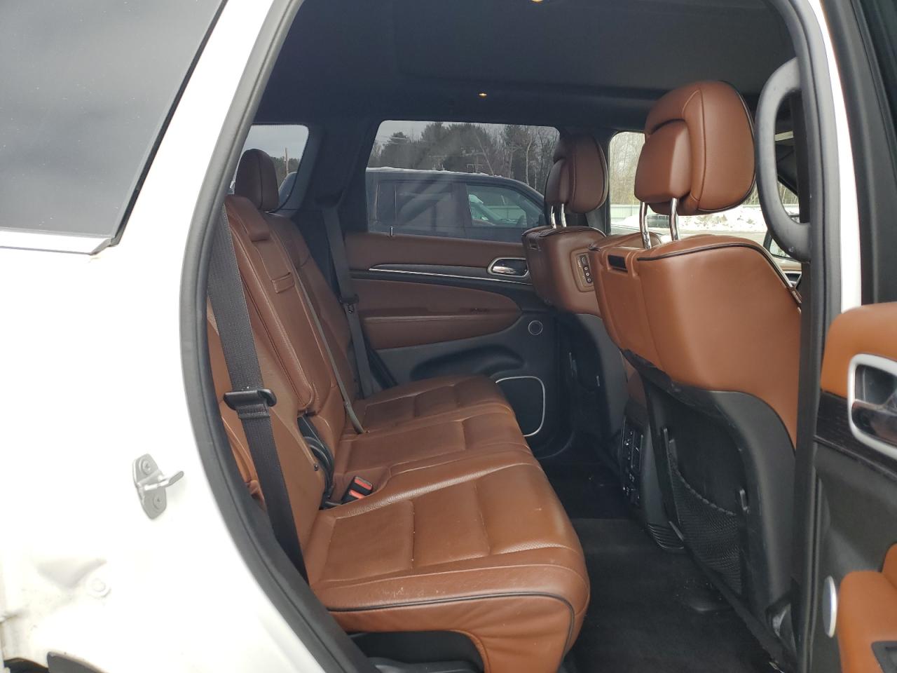 2019 Jeep Grand Cherokee - Image 11