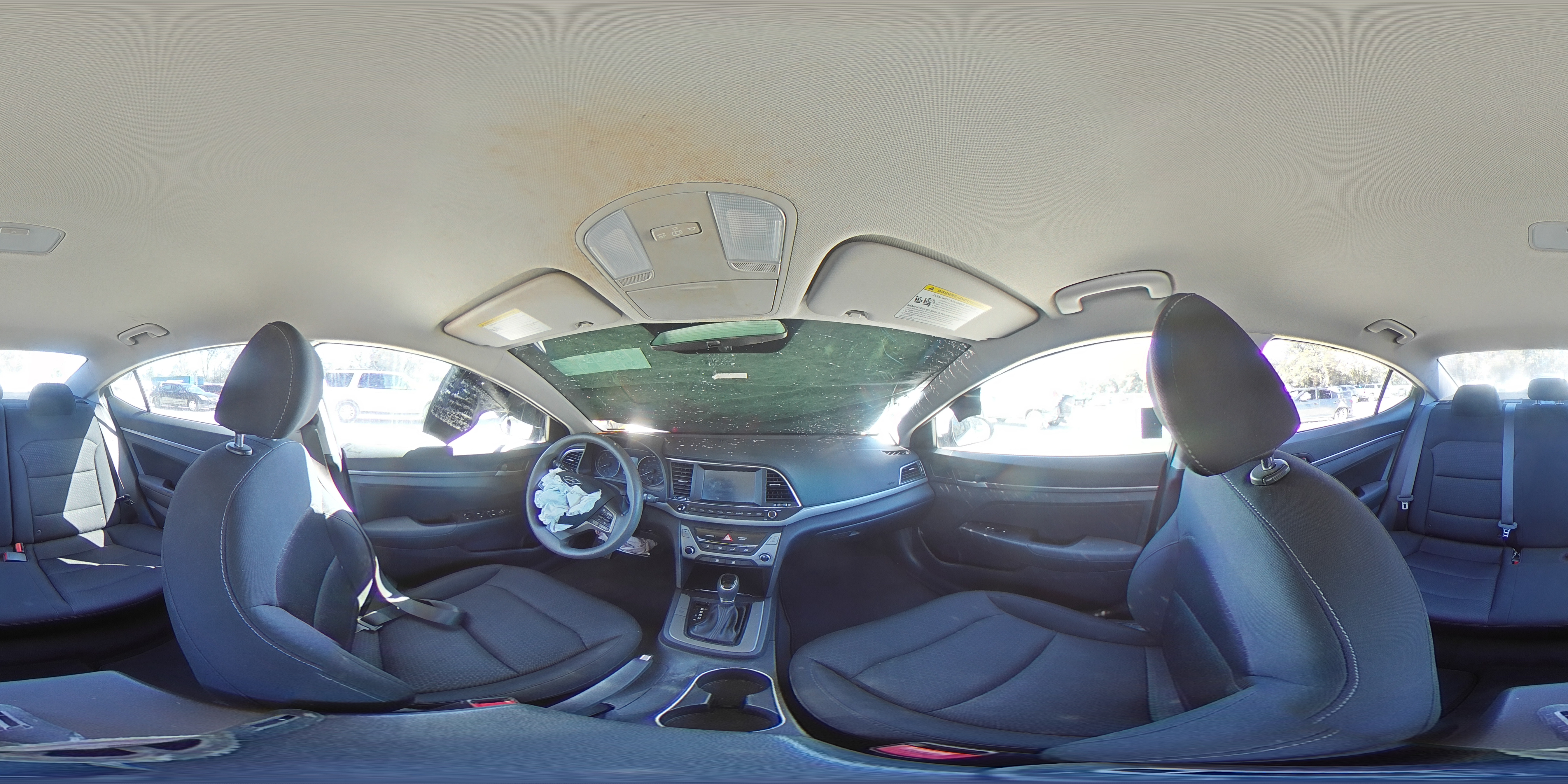 2018 Hyundai Elantra - Image 13
