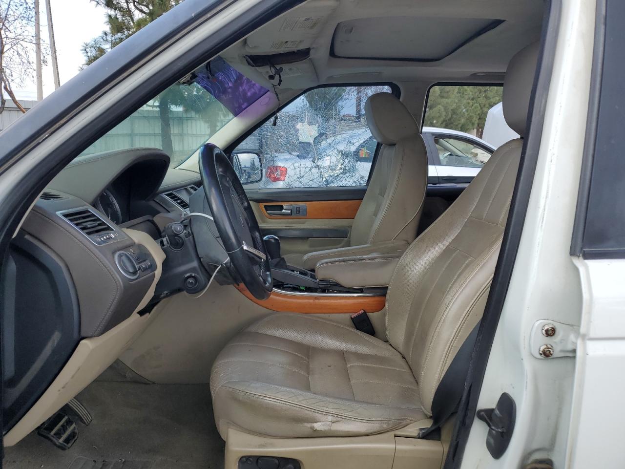 2011 Land Rover Range Rover - Image 7