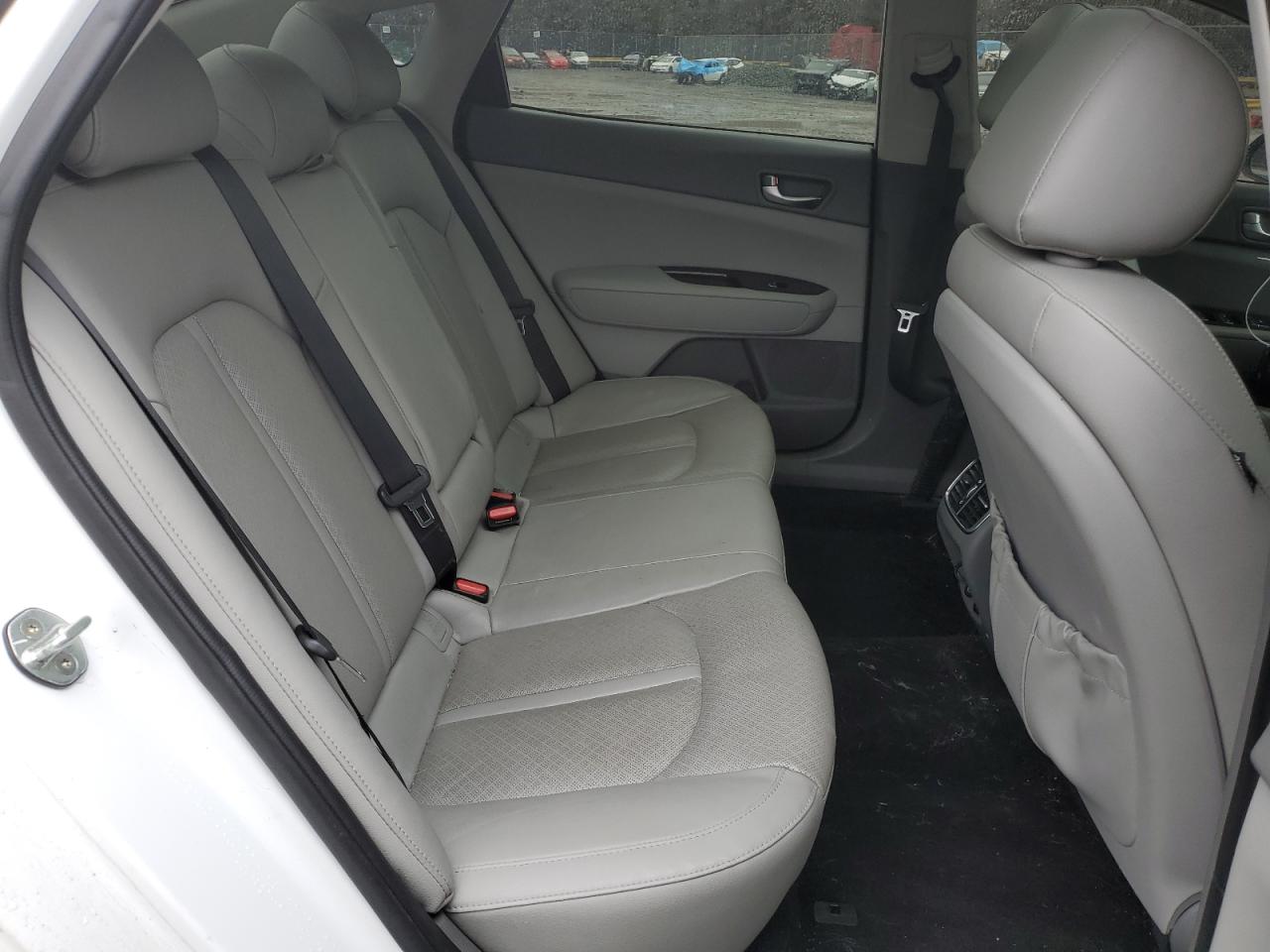 2018 Kia Optima - Image 10