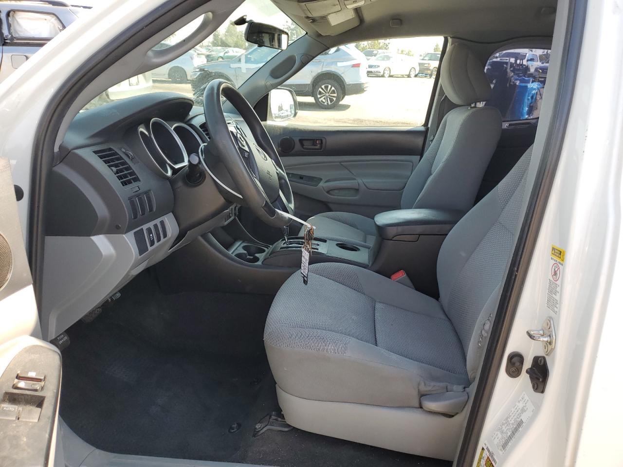 2015 Toyota Tacoma - Image 7