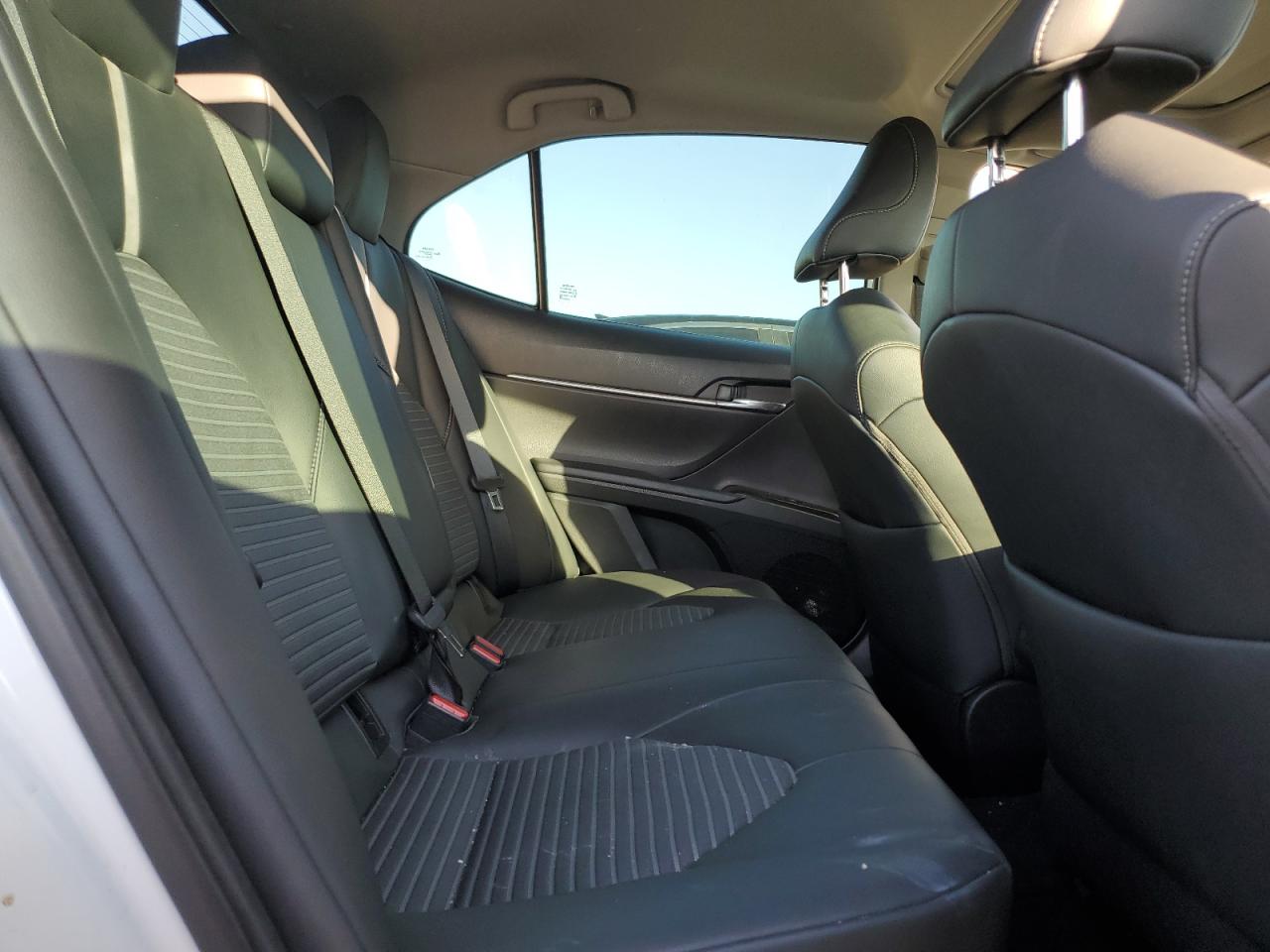 2019 Toyota Camry - Image 10
