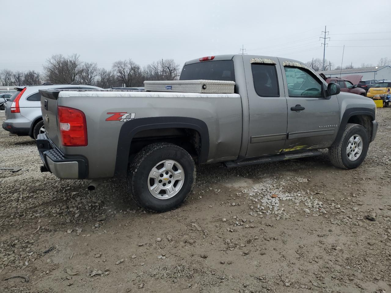 2009 Chevrolet Silverado - Image 3