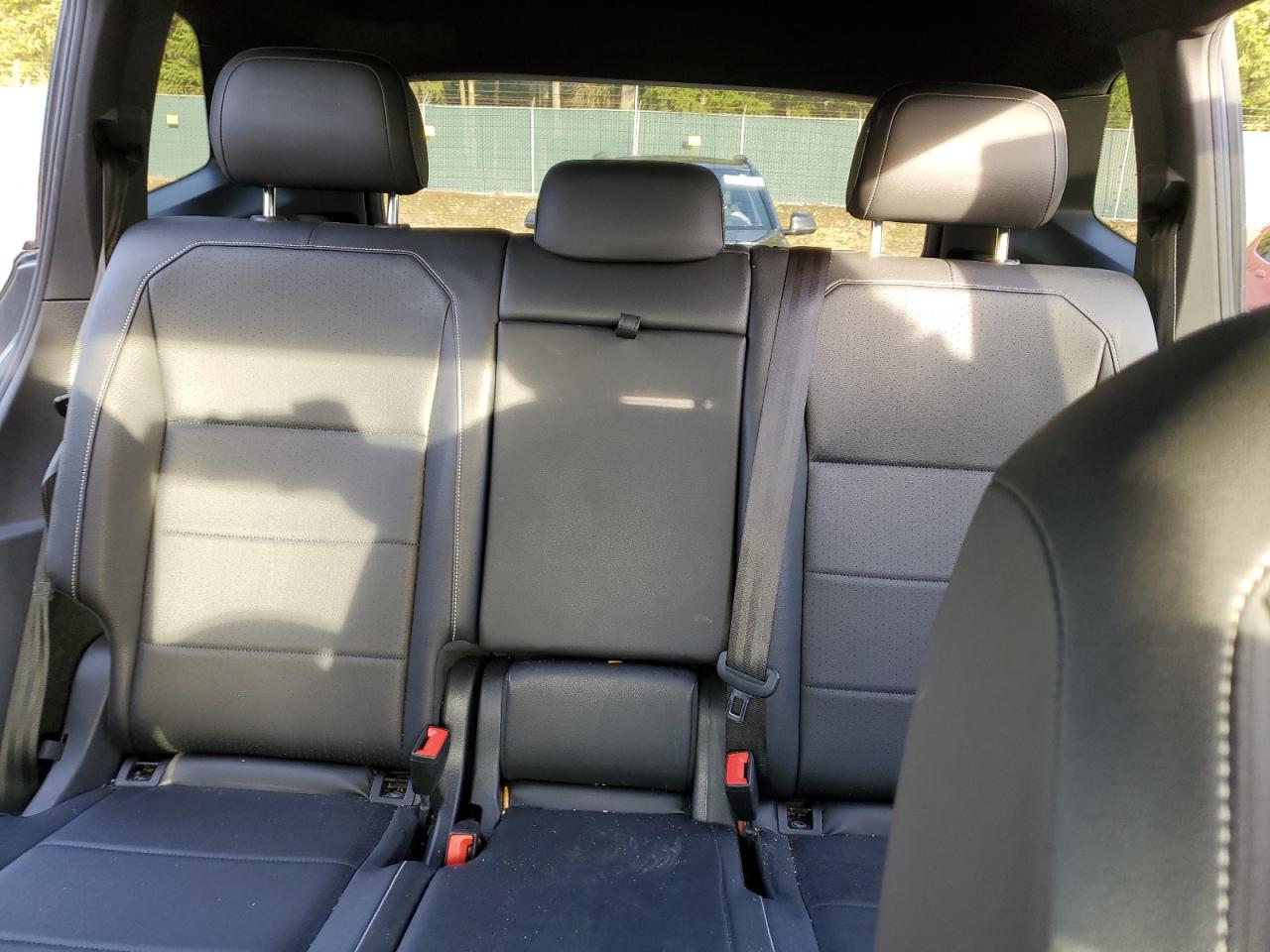 2021 Volkswagen Tiguan - Image 10