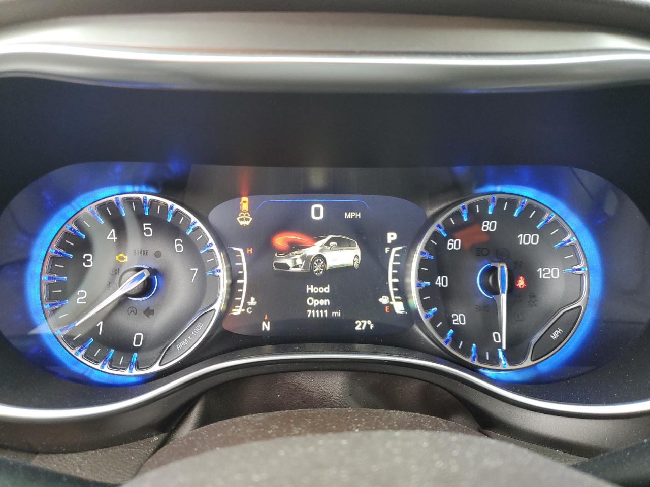 2018 Chrysler Pacifica - Image 9
