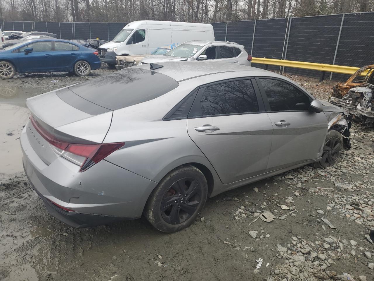 2021 Hyundai Elantra - Image 3