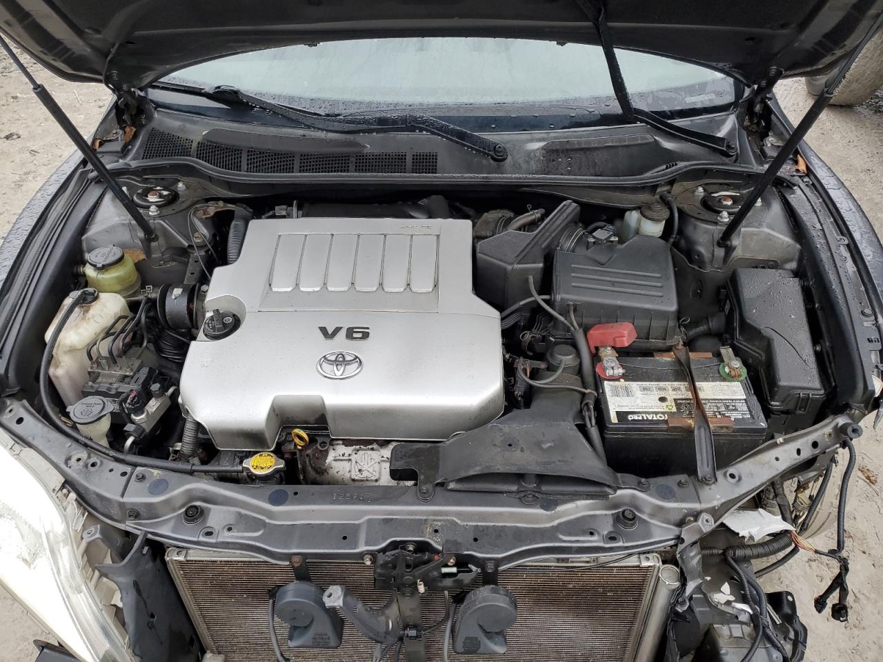 2010 Toyota Camry - Image 11