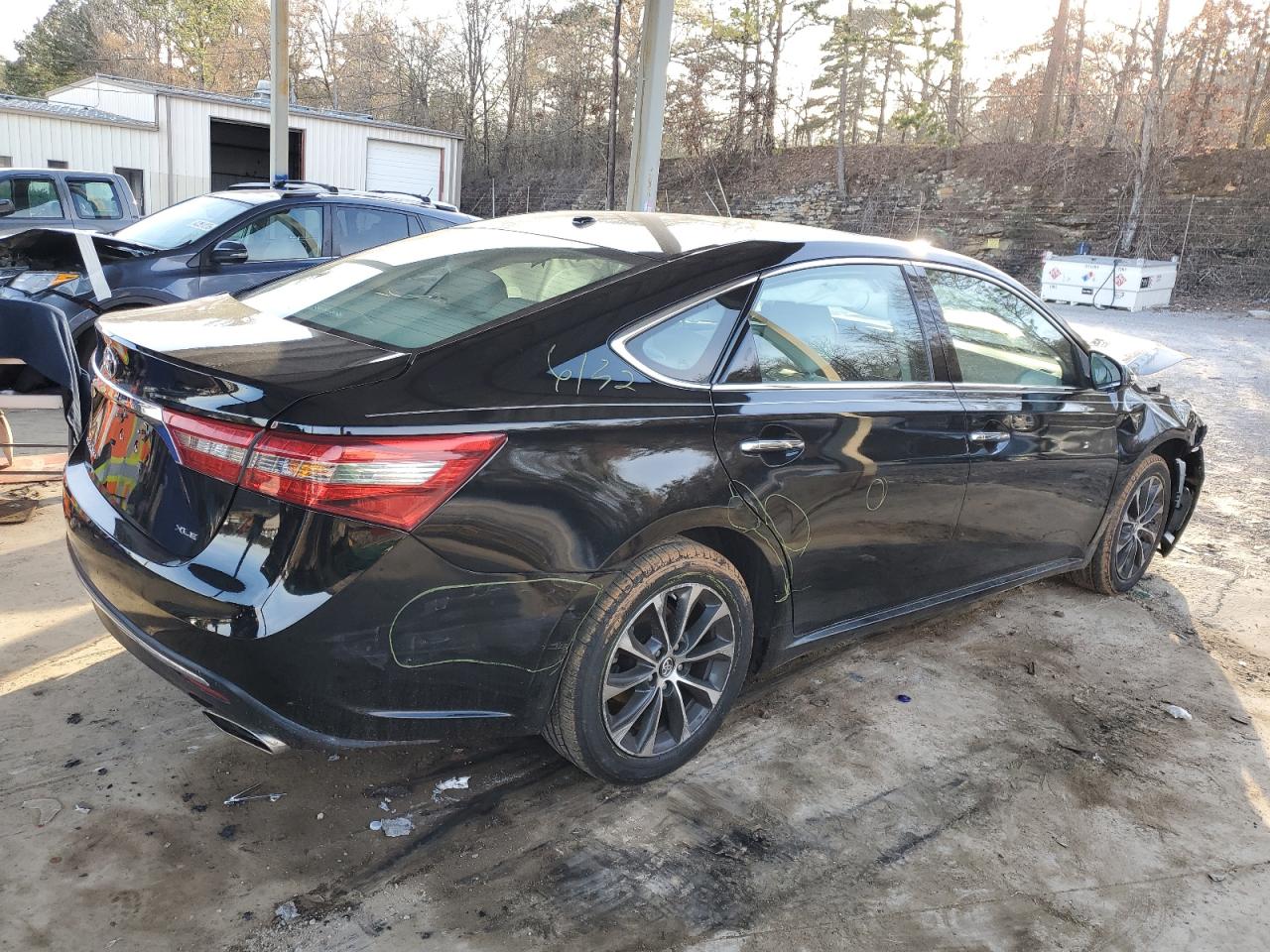 2018 Toyota Avalon - Image 3