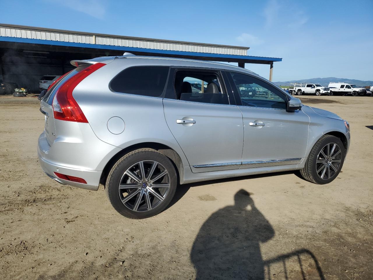 2016 Volvo XC60 - Image 3