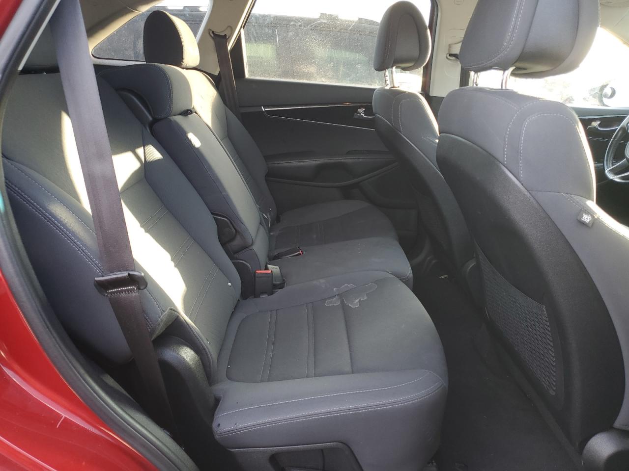 2016 Kia Sorento - Image 11