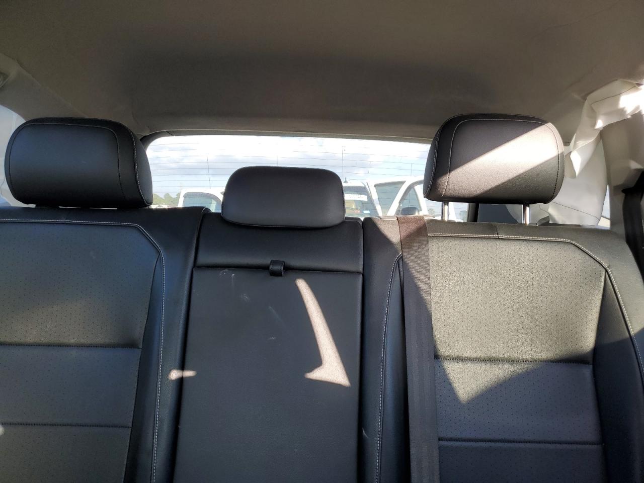 2021 Volkswagen Tiguan - Image 10