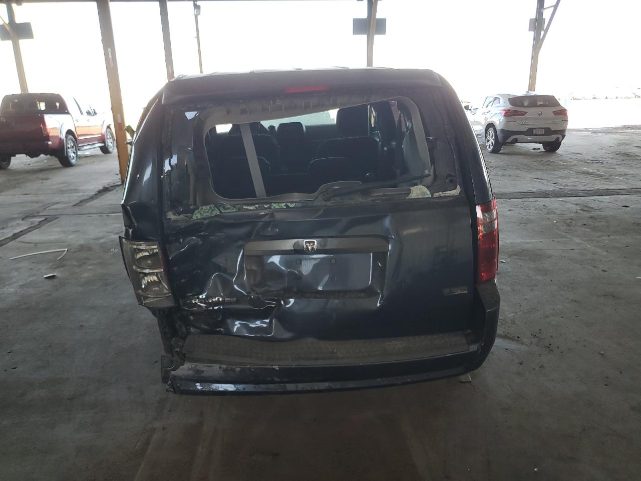 2008 Dodge Caravan - Image 6
