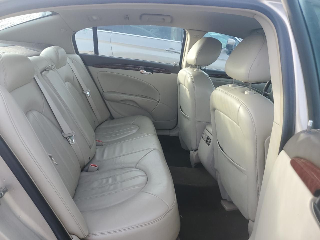 2009 Buick Lucerne - Image 10