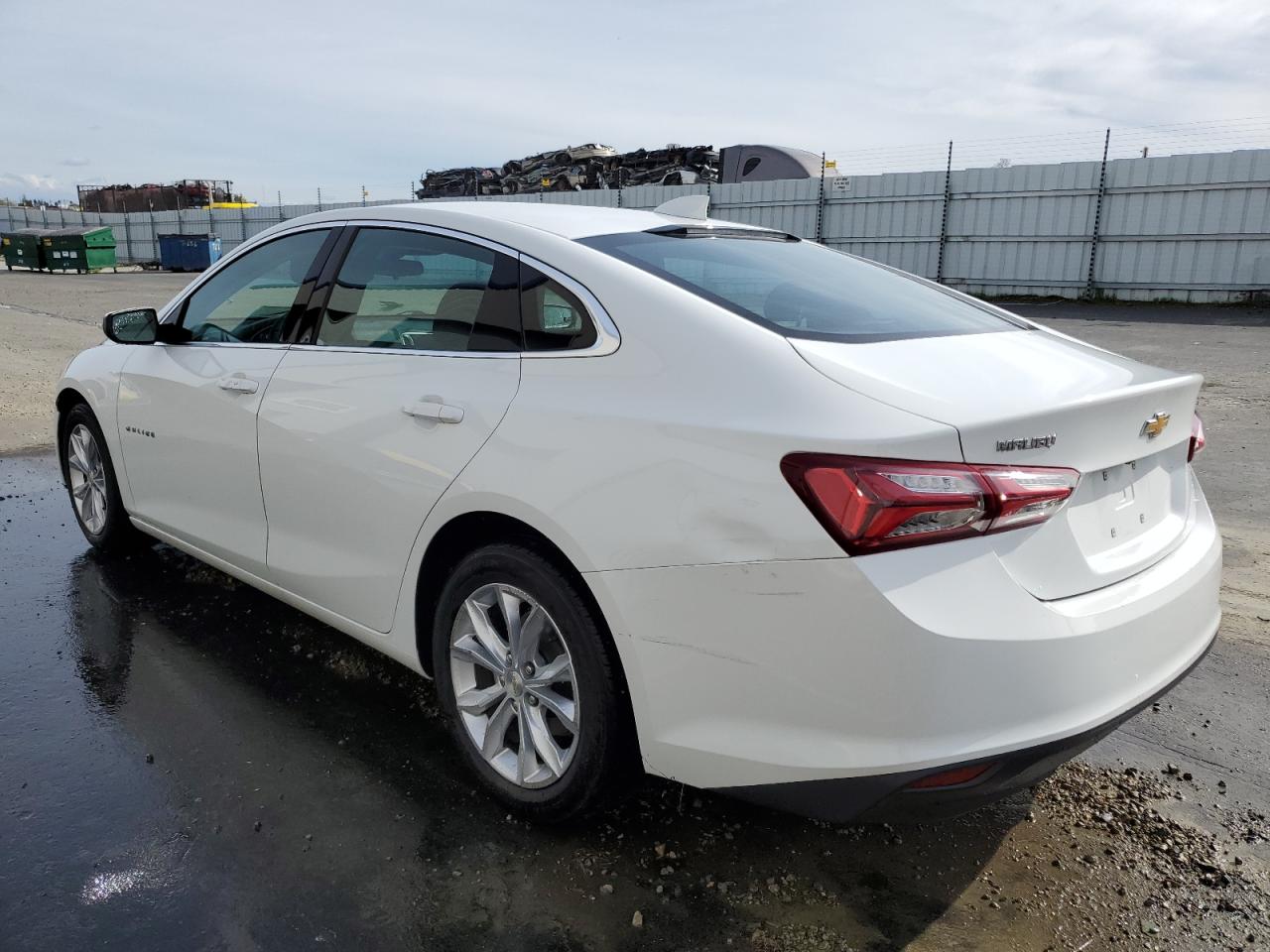 2022 Chevrolet Malibu - Image 2