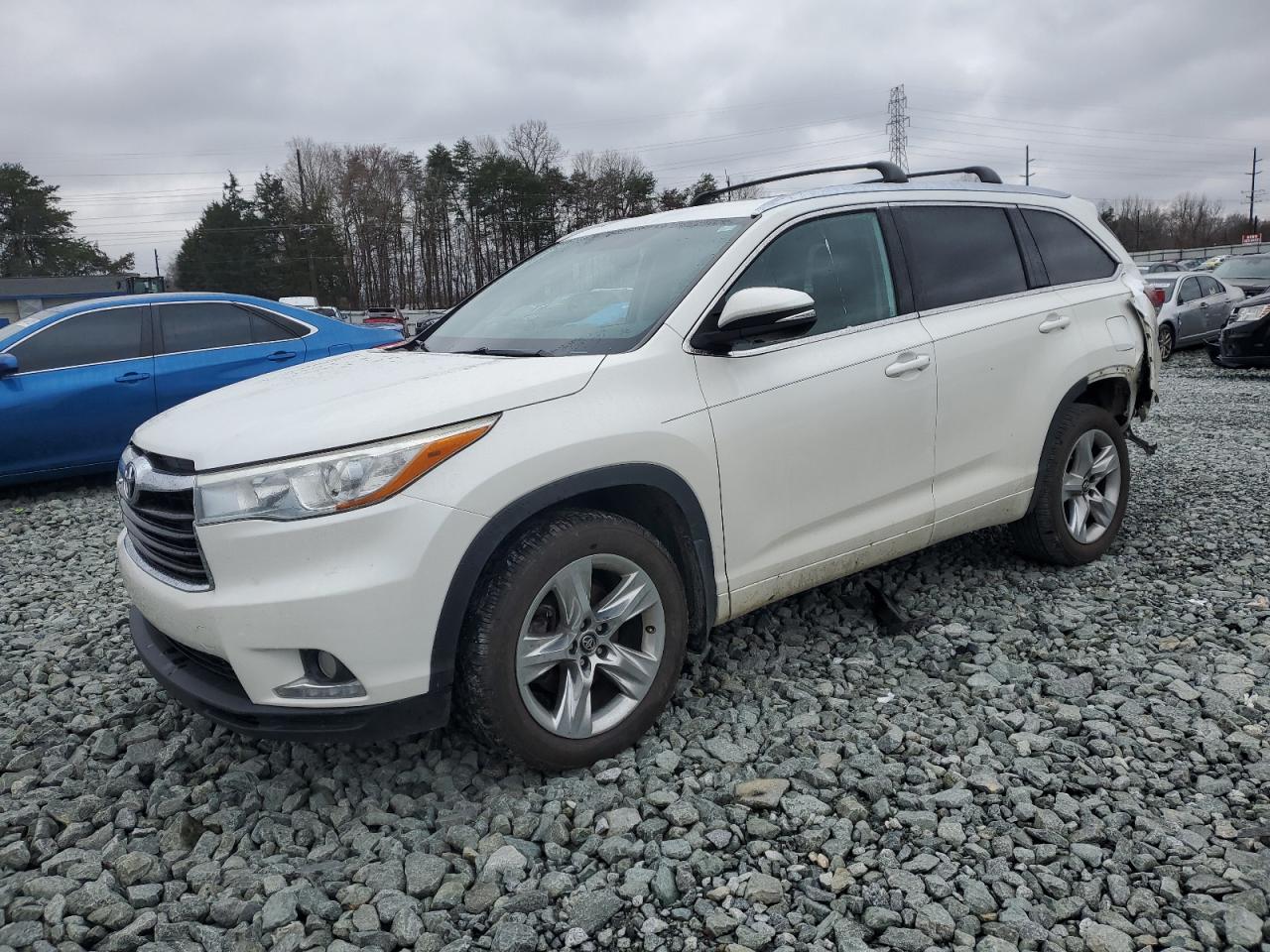 2016 Toyota Highlander - Image 1
