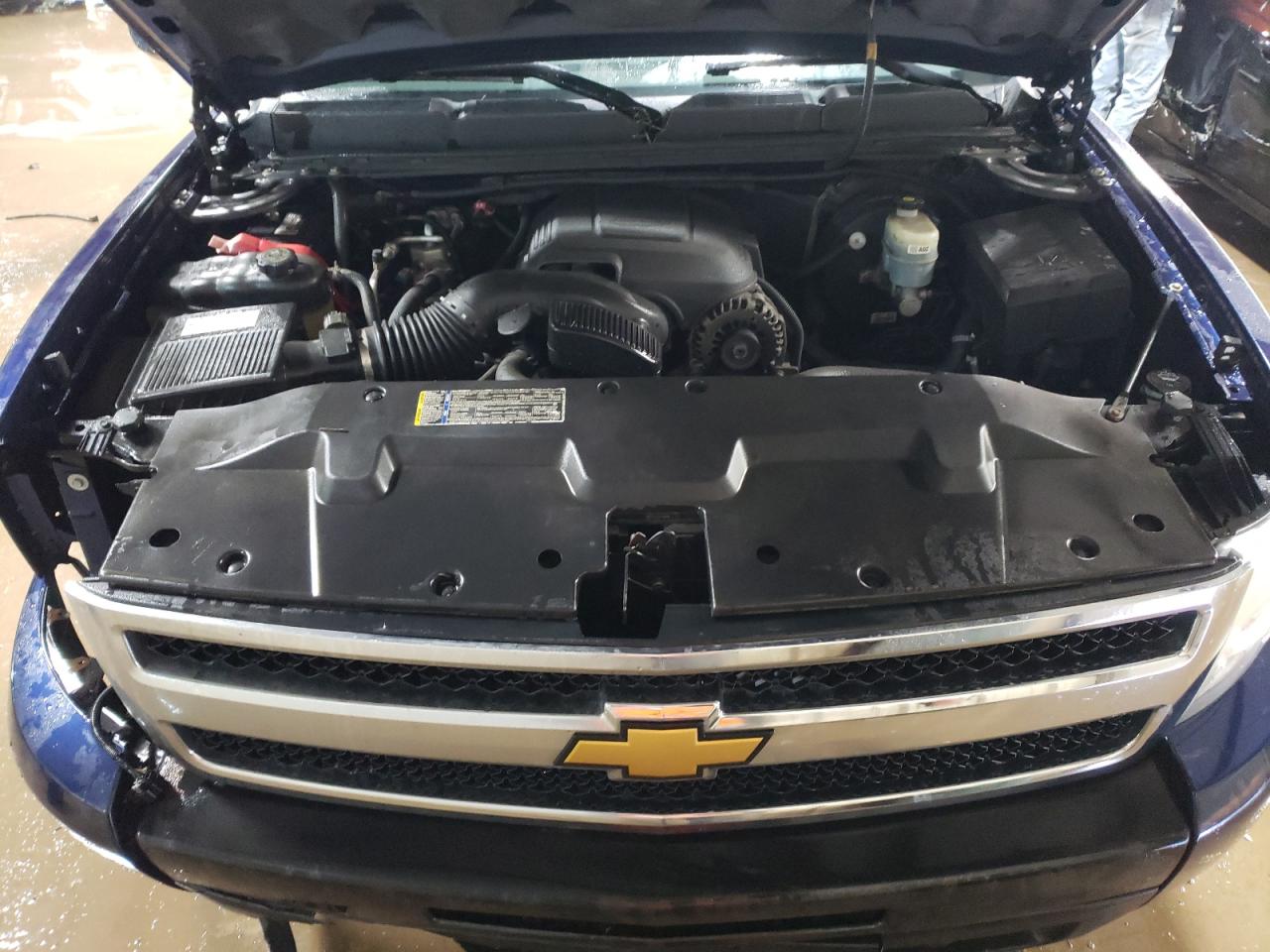 2009 Chevrolet Silverado - Image 11