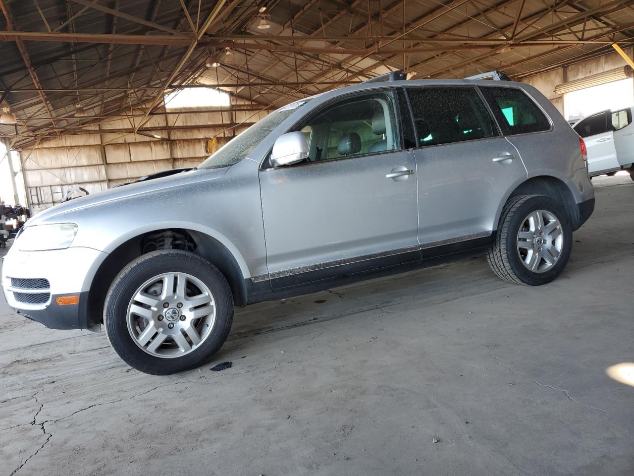 2006 Volkswagen Touareg - Image 1