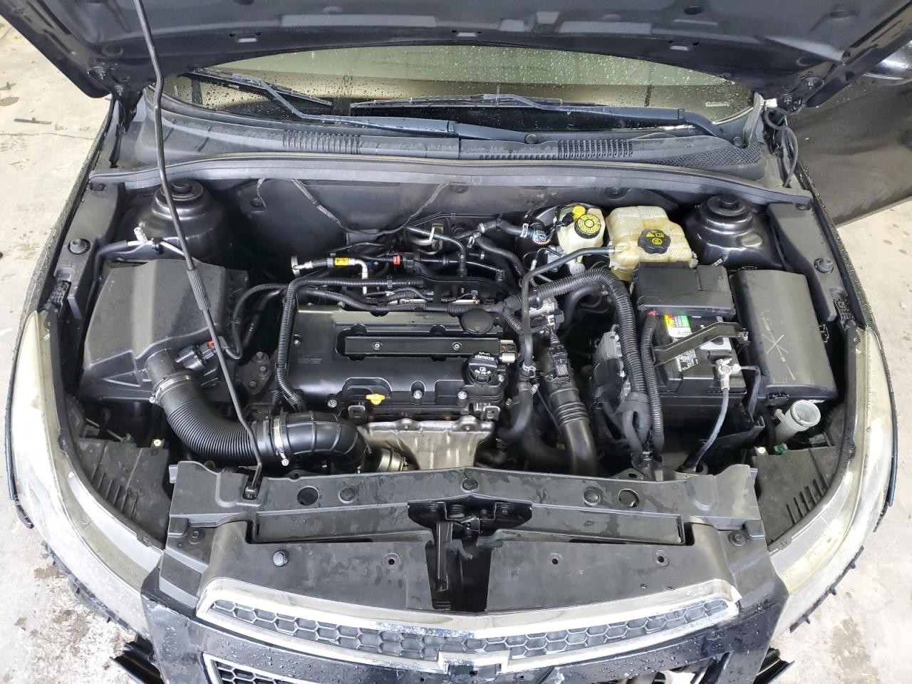 2013 Chevrolet Cruze - Image 11