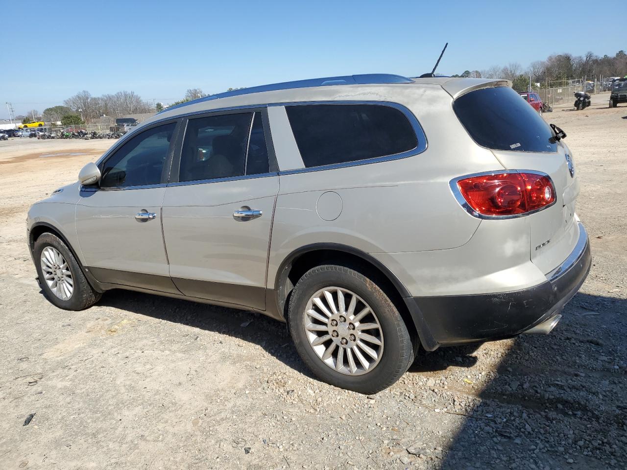 2010 Buick Enclave - Image 2