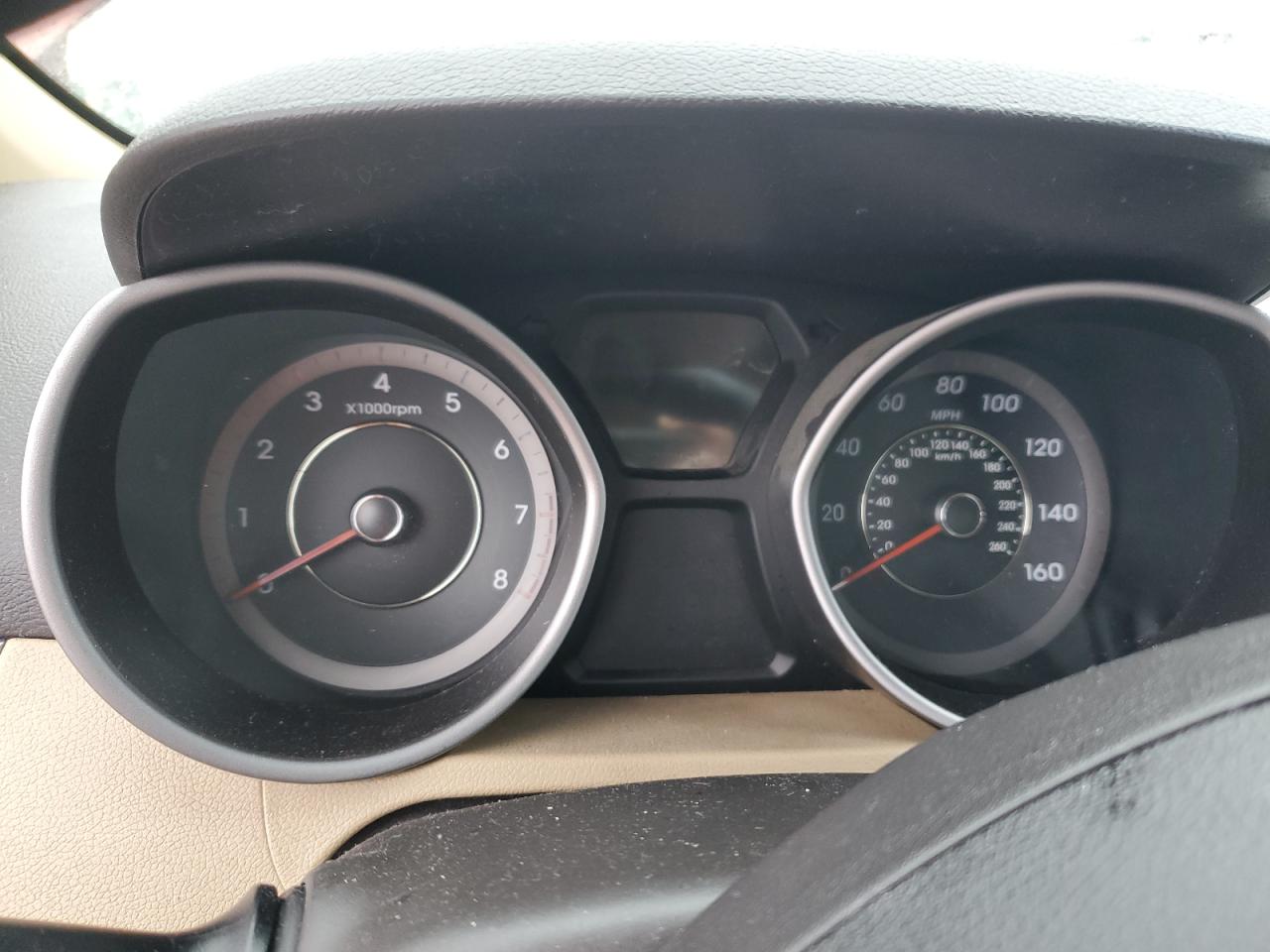 2013 Hyundai Elantra - Image 9
