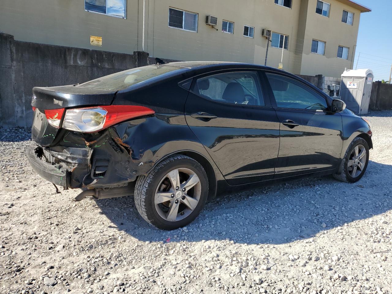 2013 Hyundai Elantra - Image 3