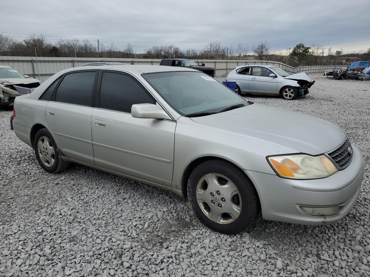 2004 Toyota Avalon - Image 4