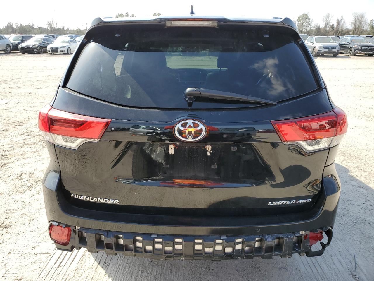 2019 Toyota Highlander - Image 6