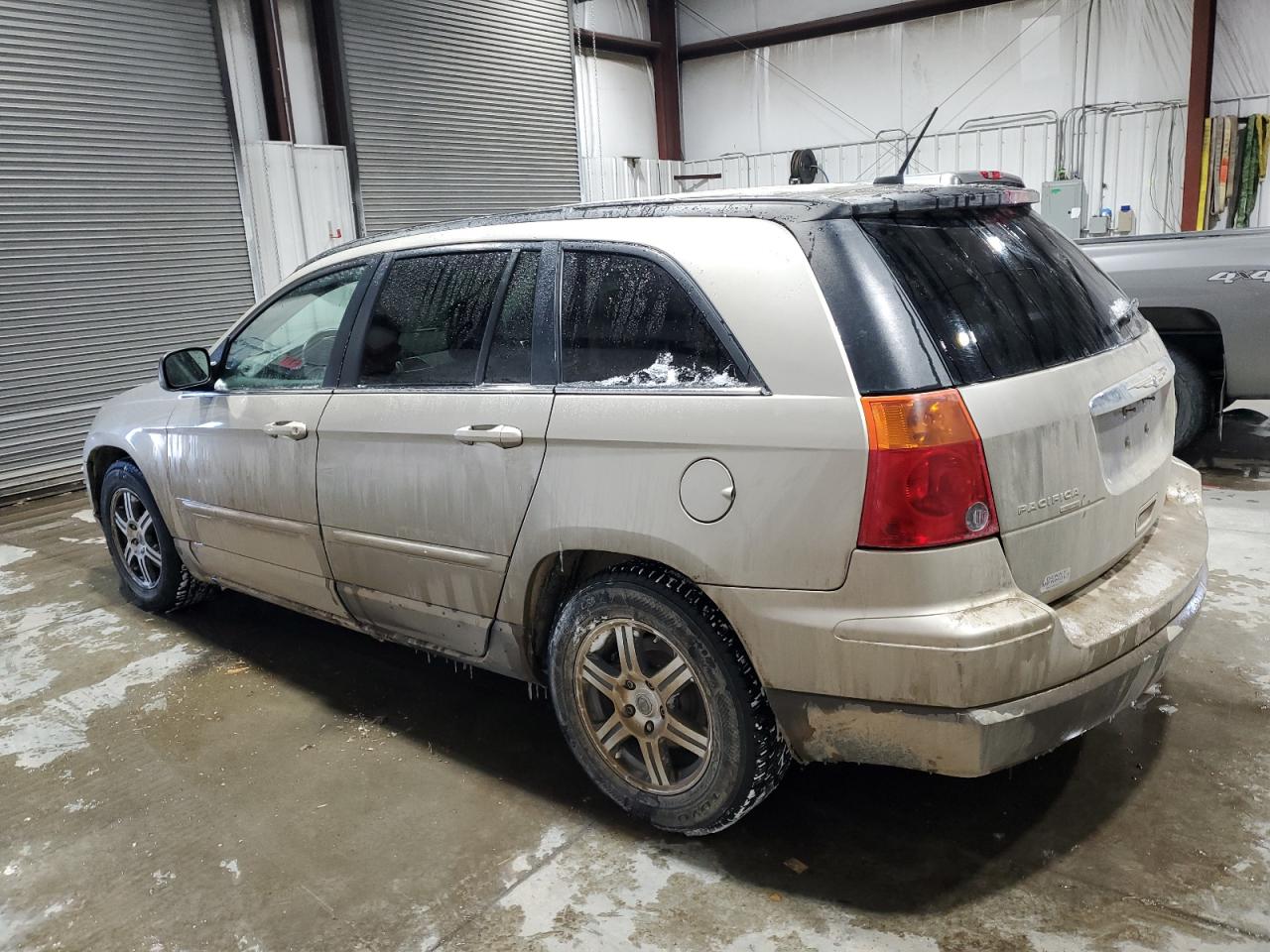 2008 Chrysler Pacifica - Image 2