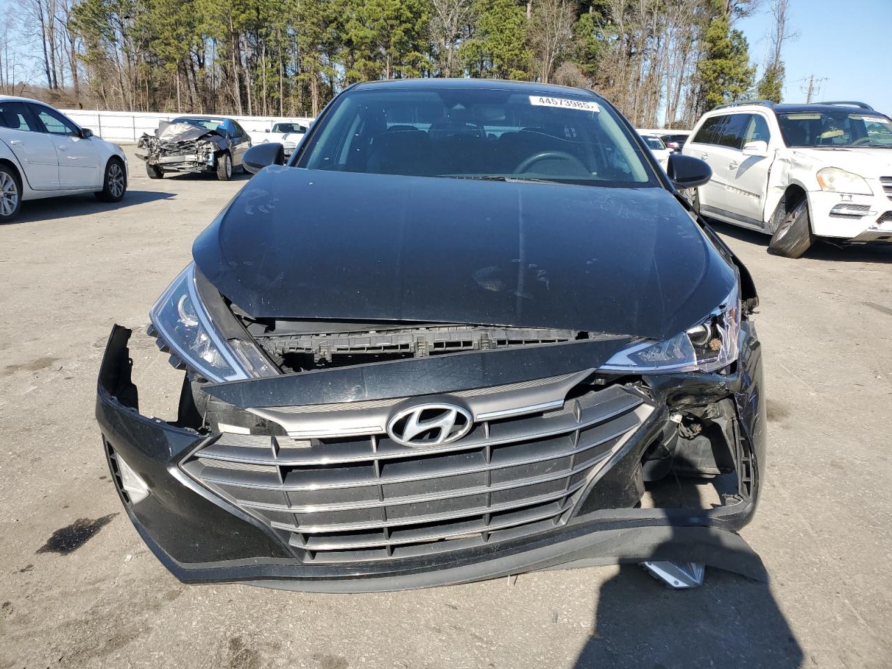 2019 Hyundai Elantra - Image 5