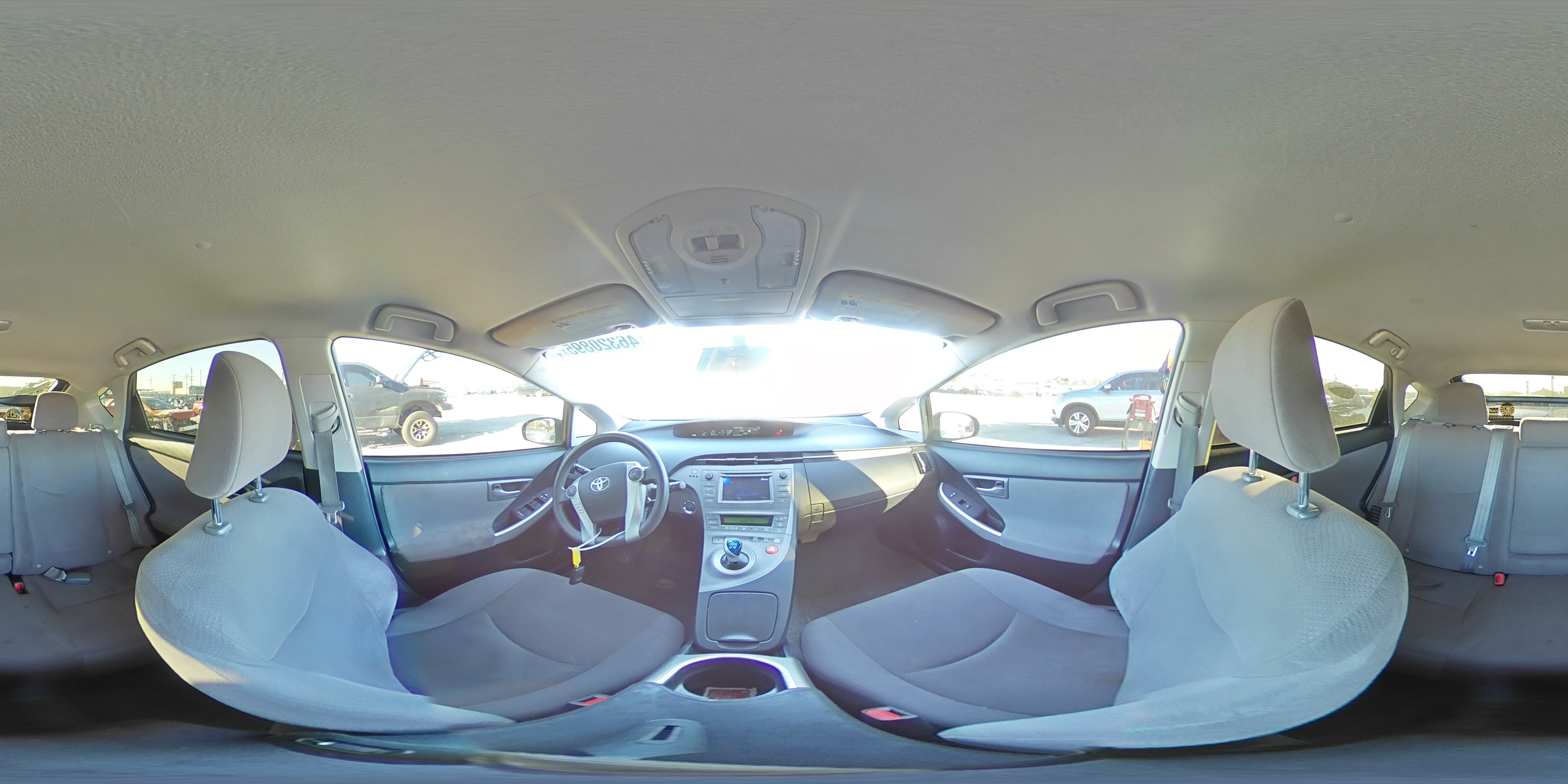 2015 Toyota Prius - Image 13