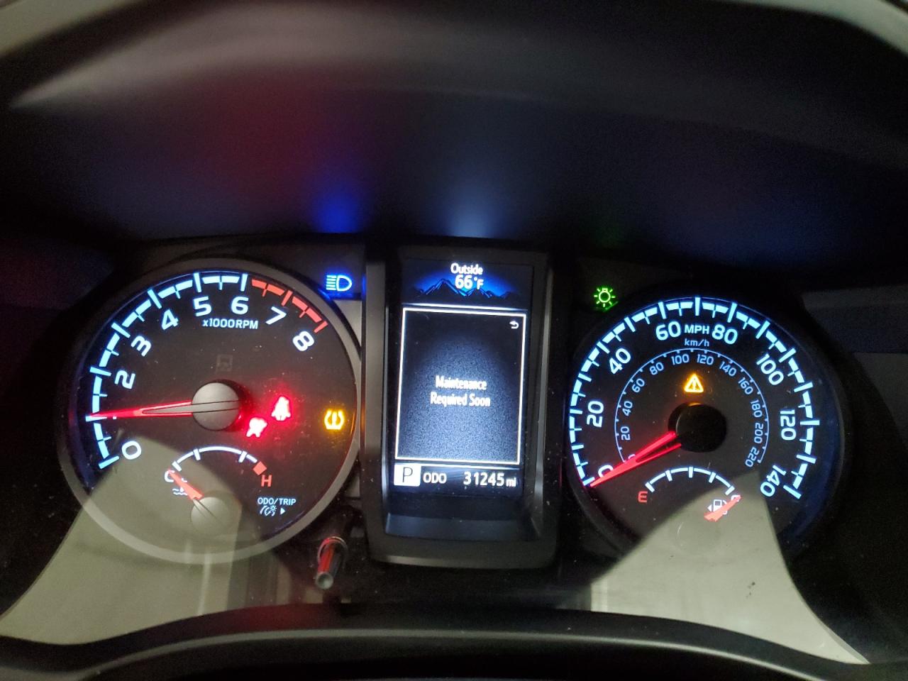 2021 Toyota Tacoma - Image 9