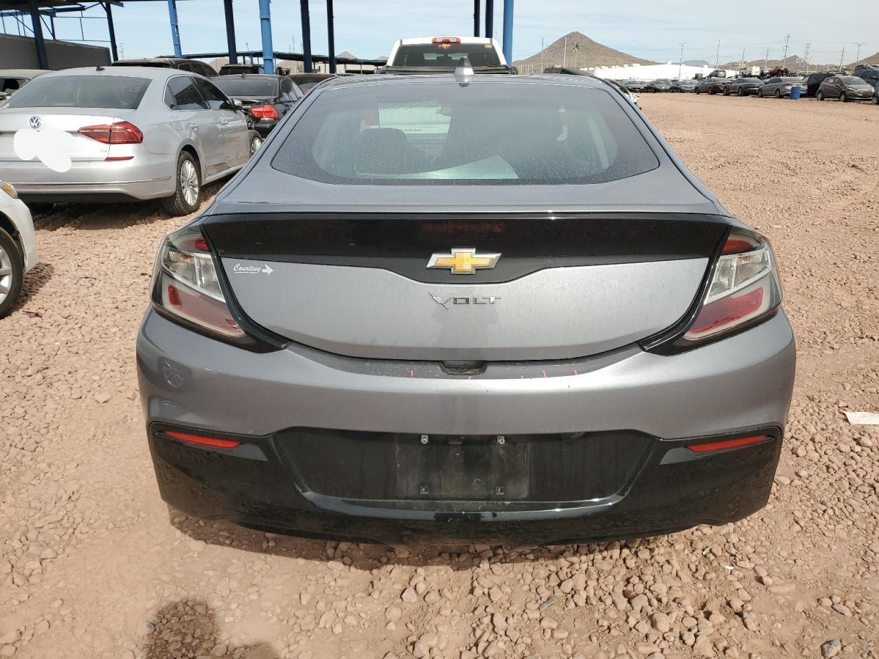 2018 Chevrolet Volt - Image 6