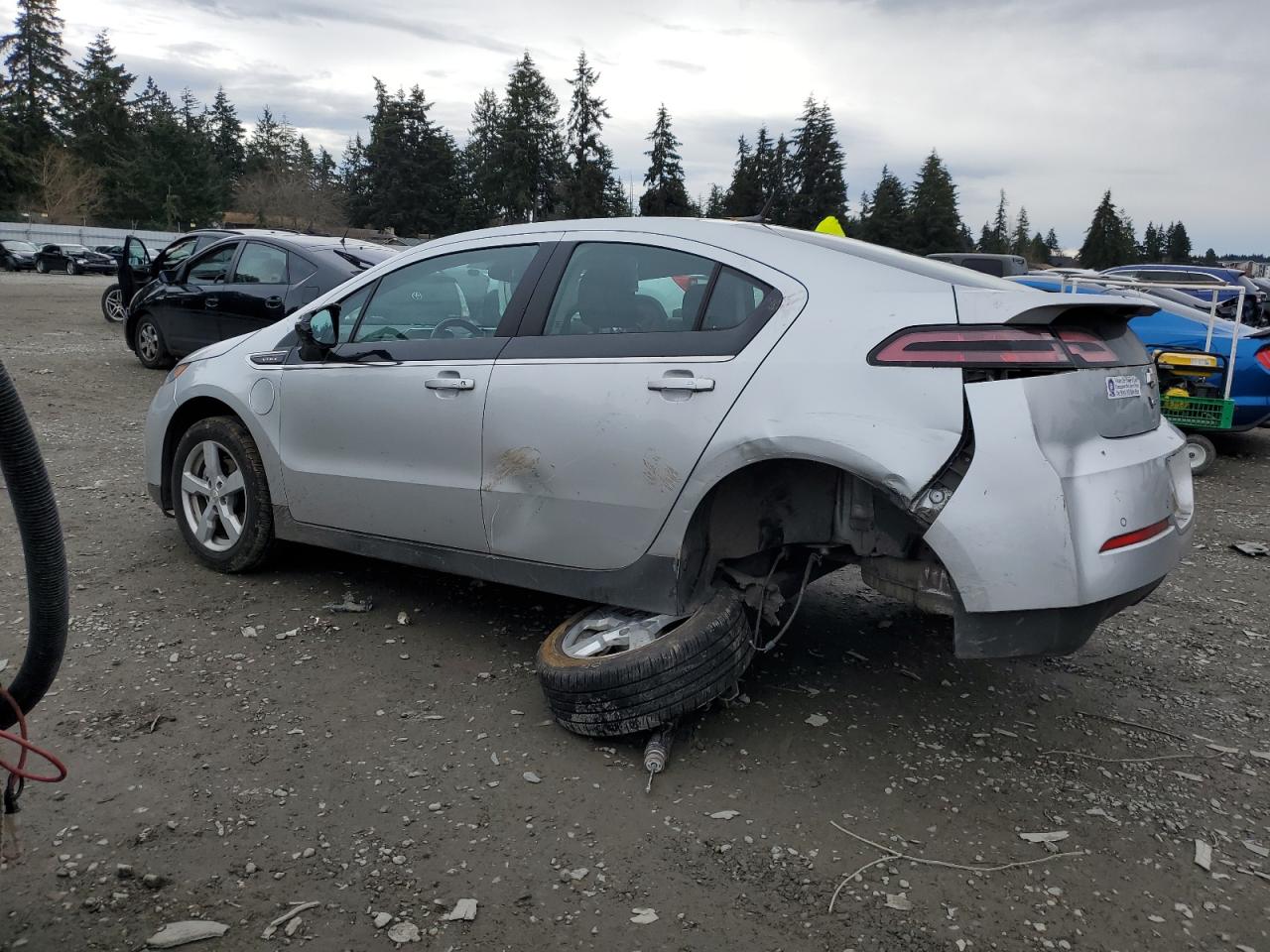 2014 Chevrolet Volt - Image 2