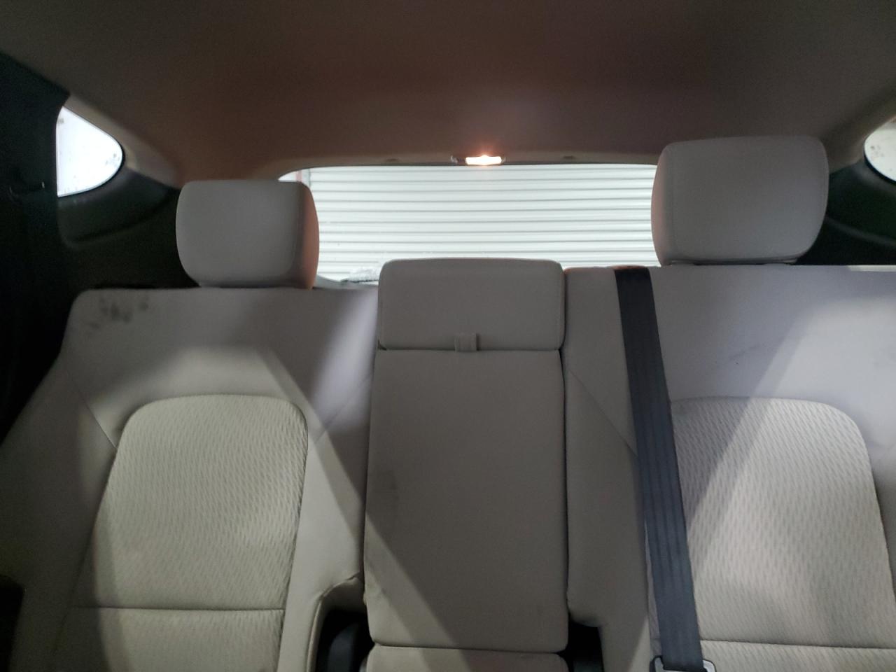 2017 Hyundai Santa Fe - Image 10