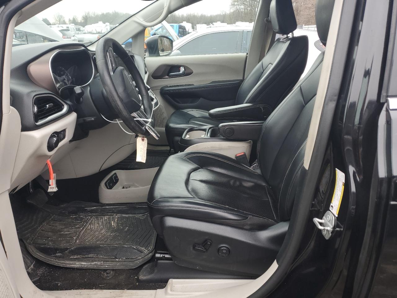 2020 Chrysler Voyager - Image 7