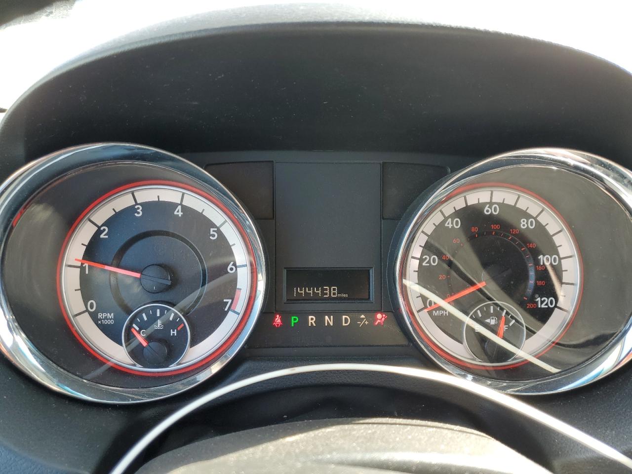2015 Dodge Caravan - Image 9