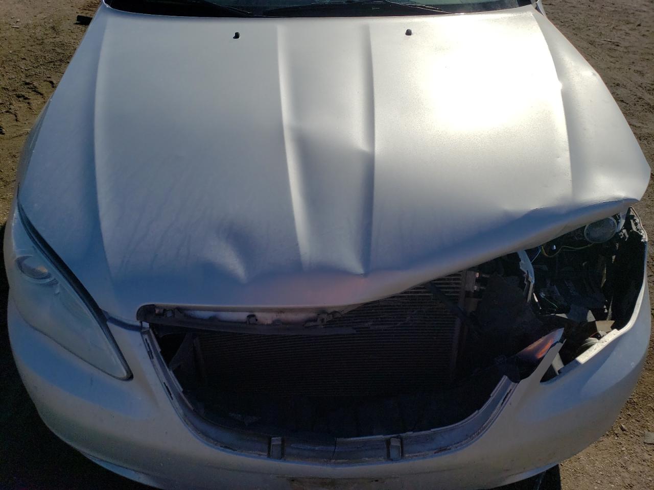 2011 Chrysler 200 - Image 12