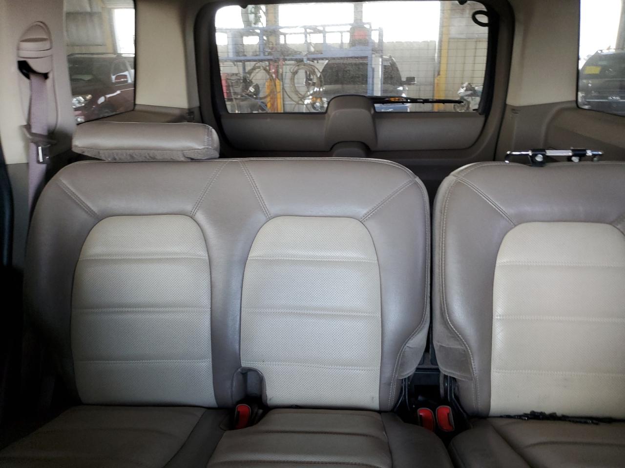 2002 Ford Explorer - Image 10