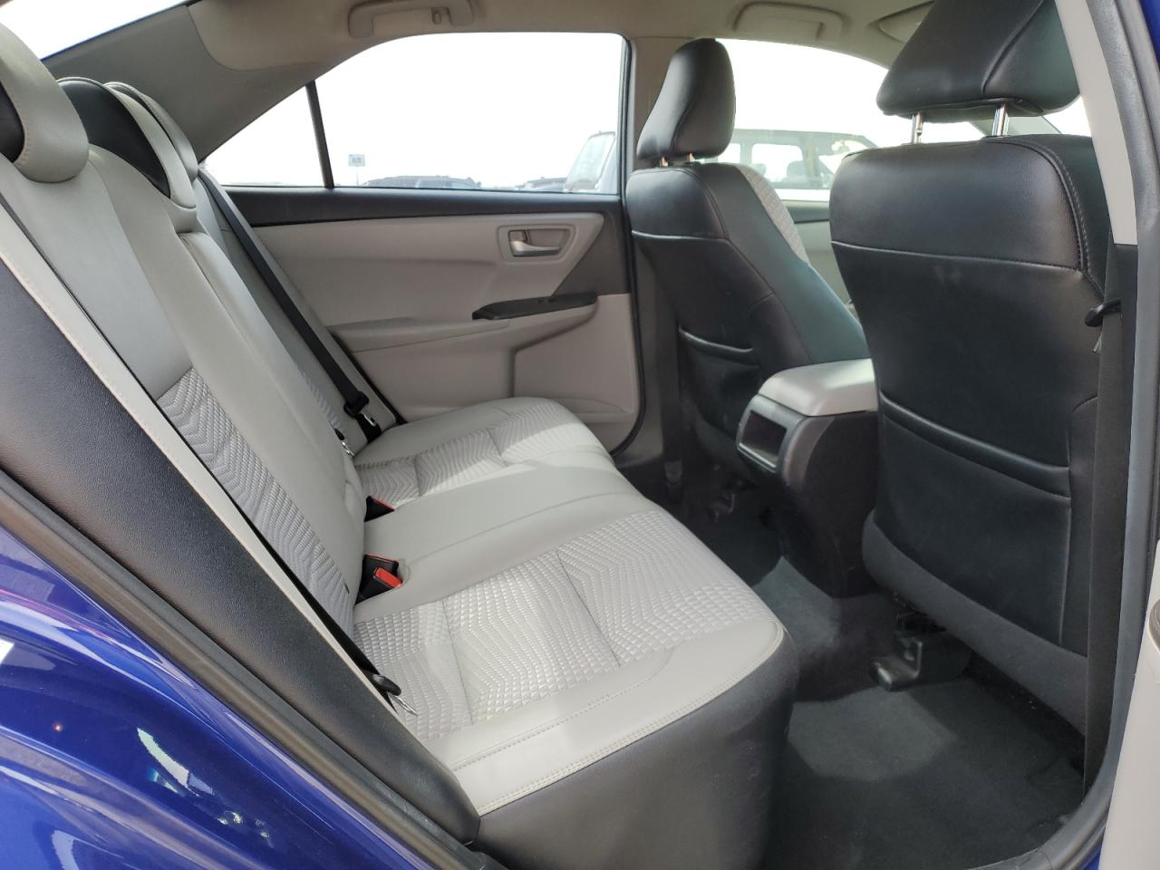 2015 Toyota Camry - Image 10