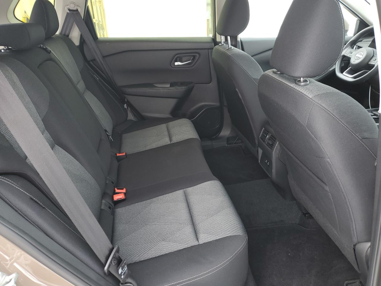 2024 Nissan Rogue - Image 11