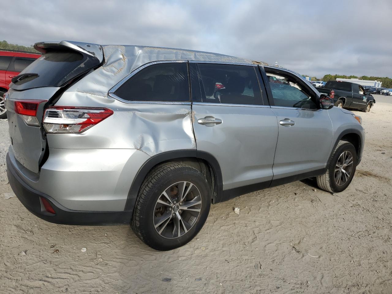 2019 Toyota Highlander - Image 3