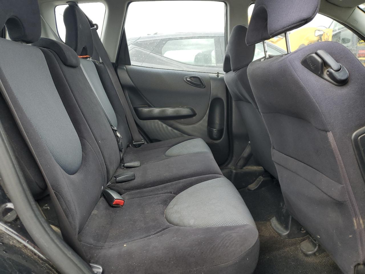 2007 Honda Fit - Image 10