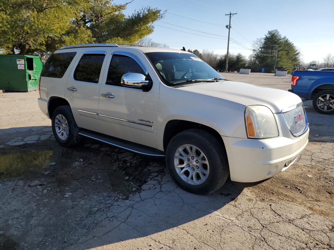 2013 GMC Yukon - Image 4