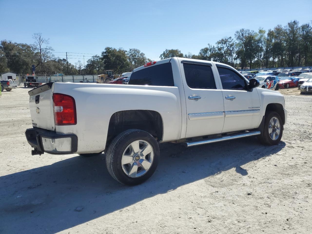 2011 Chevrolet Silverado - Image 3