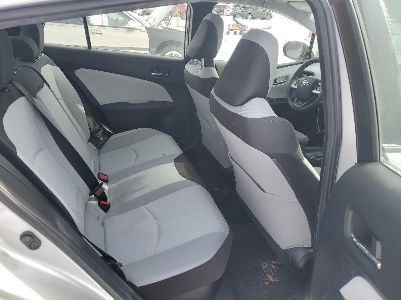 2016 Toyota Prius - Image 10