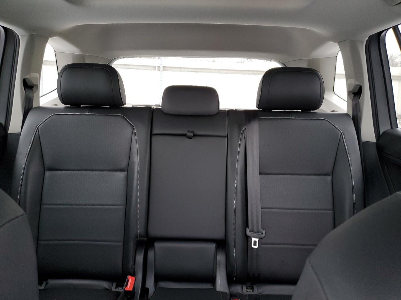 2021 Volkswagen Tiguan - Image 10
