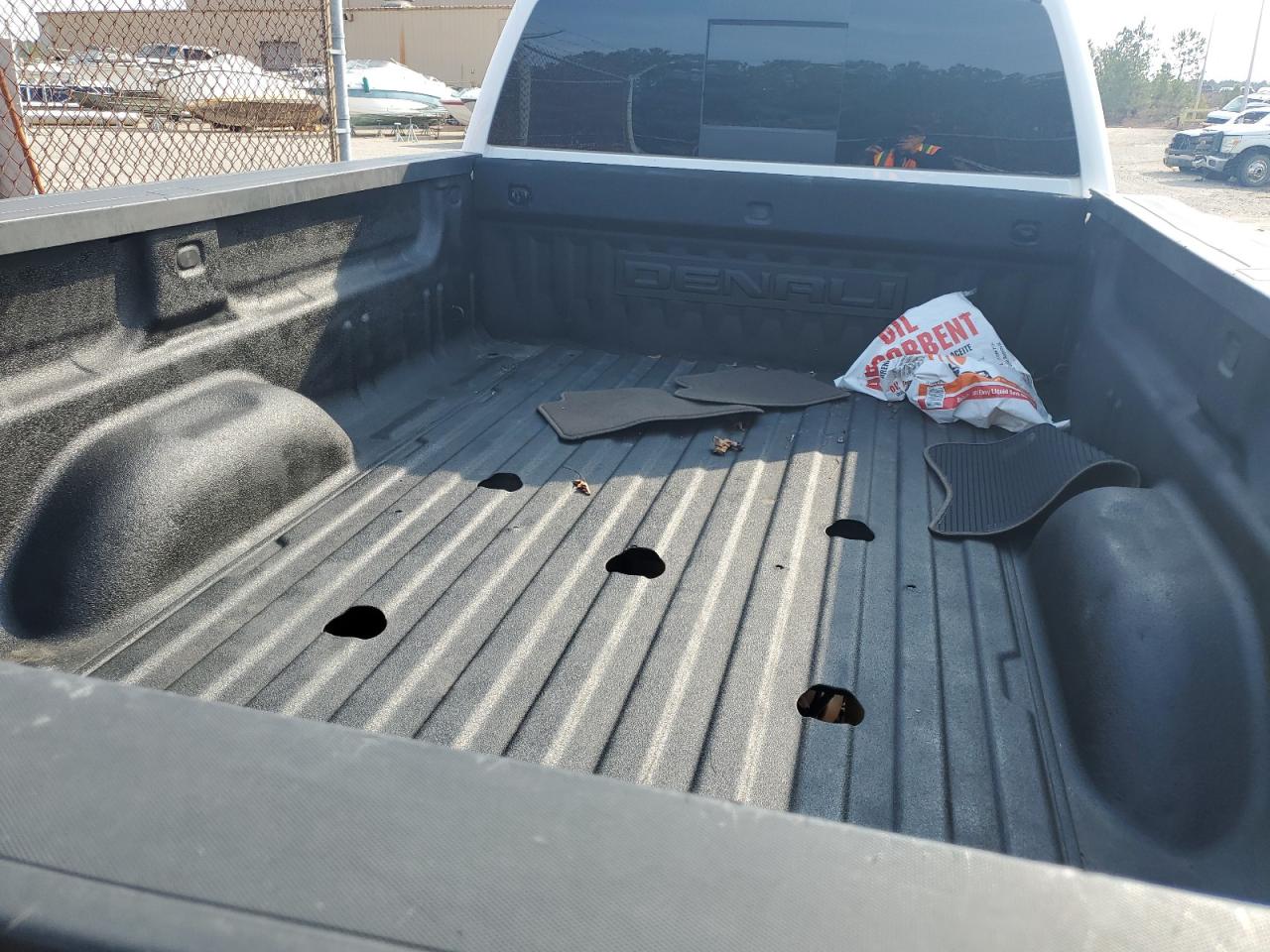 2017 GMC Sierra - Image 10