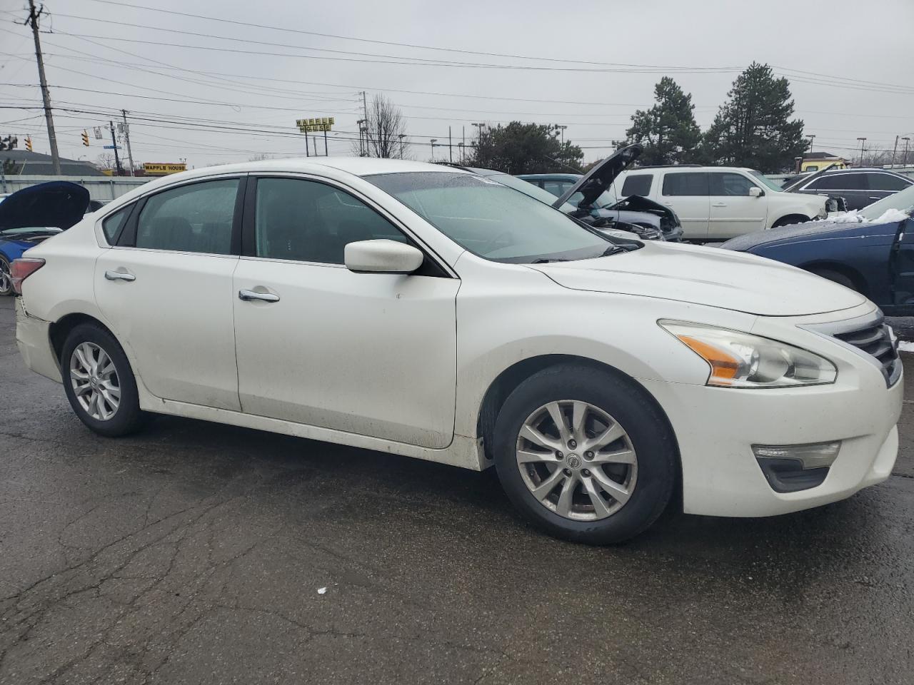 2014 Nissan Altima - Image 4
